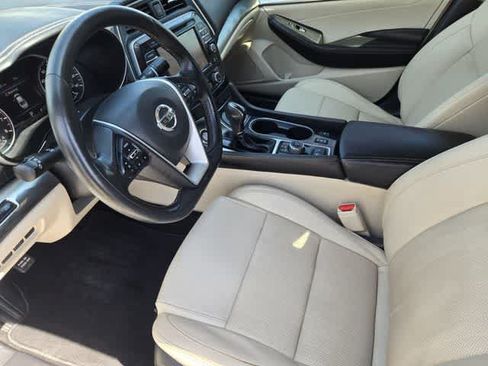 Used 2019 Nissan Maxima 3.5 SL w/ Floor Mat Group FWD image 2