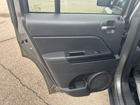 Used 2012 Jeep Patriot Sport AWD/4WD image 13