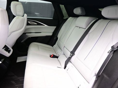 Used 2024 Cadillac Lyriq Luxury image 9