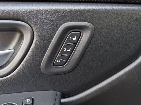 Used 2025 Honda Pilot Elite image 9
