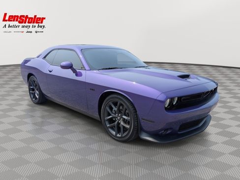 Used 2023 Dodge Challenger R/T w/ Plus Package image 7