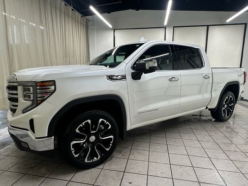 Certified 2025 GMC Sierra 1500 SLT w/ SLT Convenience Package image 14