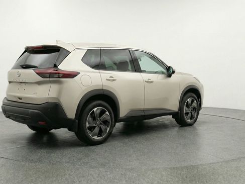 Used 2025 Nissan Rogue SV FWD image 9