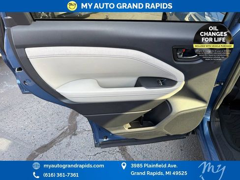 Used 2025 Subaru Forester Limited AWD/4WD image 18