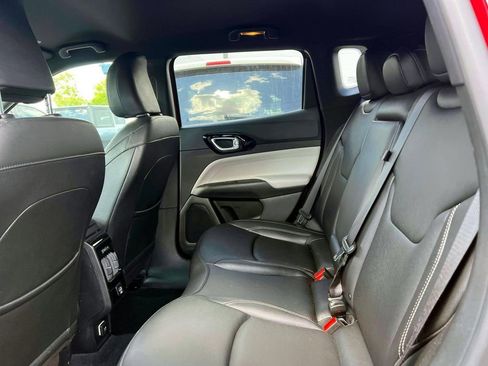Certified 2025 Jeep Compass Limited AWD/4WD image 12