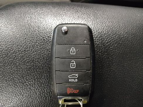 Used 2017 Kia Forte LX FWD image 32