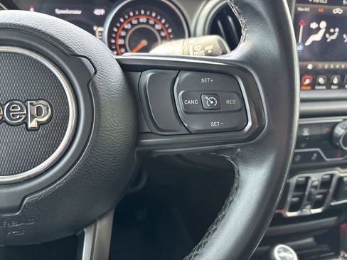 Used 2021 Jeep Gladiator Sport image 12