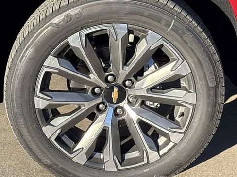 New 2026 Chevrolet Suburban High Country RWD image 10