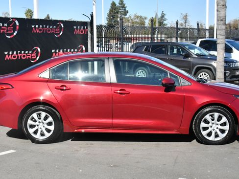 Used 2024 Toyota Corolla LE image 9