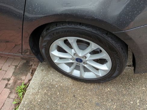 Used 2019 Ford Fusion SE image 5