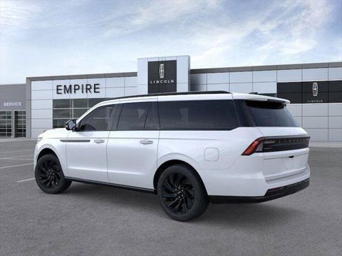 New 2025 Lincoln Navigator L Reserve w/ Jet Appearance Package image 4