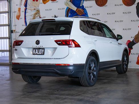 Used 2022 Volkswagen Tiguan SE image 25