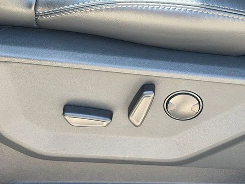 Used 2025 Ford Expedition Platinum w/ Driver's Package AWD/4WD image 18