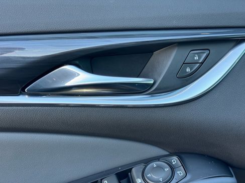 Used 2023 Buick Enclave Essence w/ Sound and Sites Package image 18