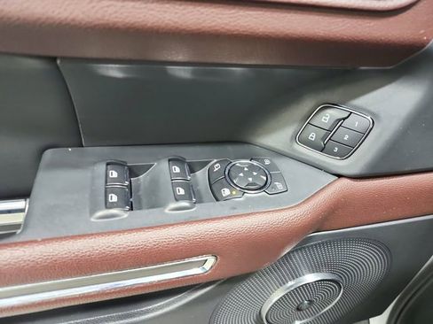 Used 2024 Ford Expedition Limited image 34