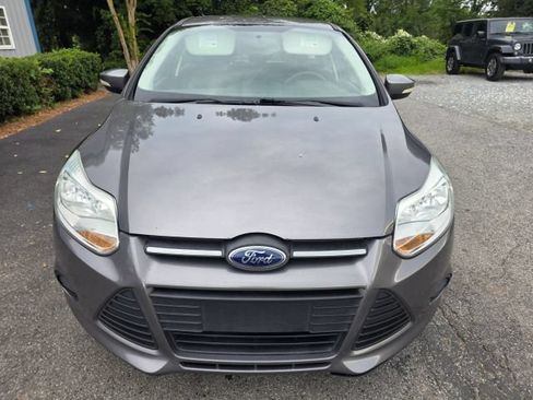 Used 2014 Ford Focus SE FWD image 2
