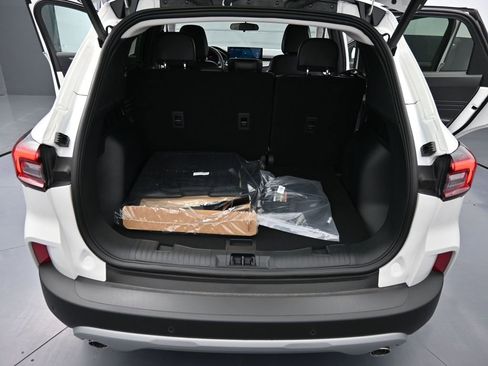 New 2025 Ford Escape SE image 24