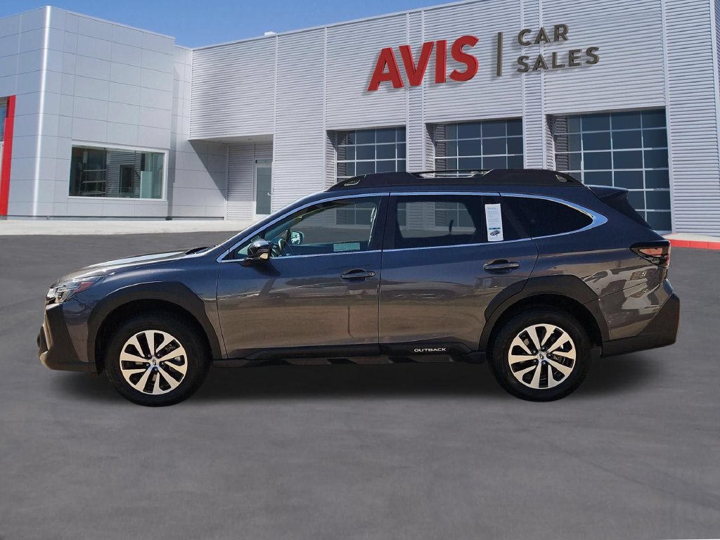 Used 2025 Subaru Outback Premium AWD/4WD image 8