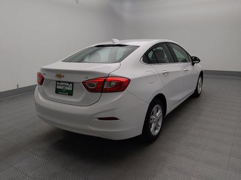 Used 2018 Chevrolet Cruze LT FWD image 9