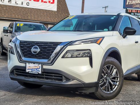 Used 2021 Nissan Rogue S image 2