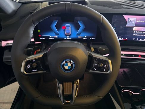 New 2027 BMW i5 eDrive40 w/ M Sport Package RWD image 13