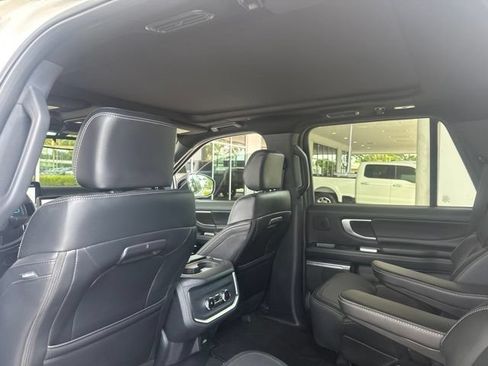 Used 2025 Ford Expedition Platinum w/ Stealth Performance Package AWD/4WD image 7