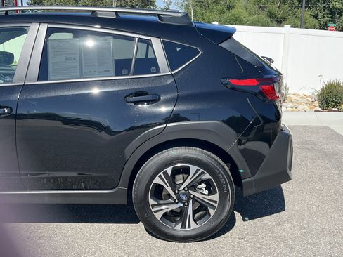 Used 2025 Subaru Crosstrek 2.5i Premium AWD/4WD image 4
