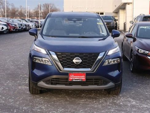 Certified 2023 Nissan Rogue SV image 4