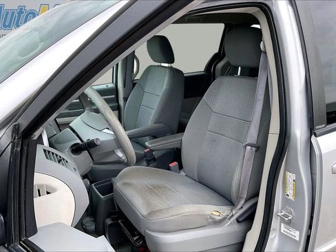 Used 2010 Dodge Grand Caravan SE FWD image 21