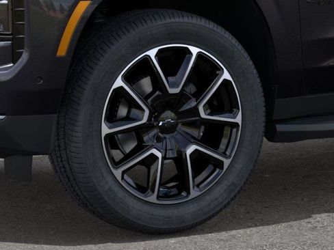 New 2026 Chevrolet Suburban RST w/ Sun And Tow Package AWD/4WD image 11