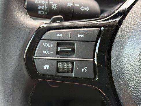 Used 2025 Honda Pilot Touring image 16