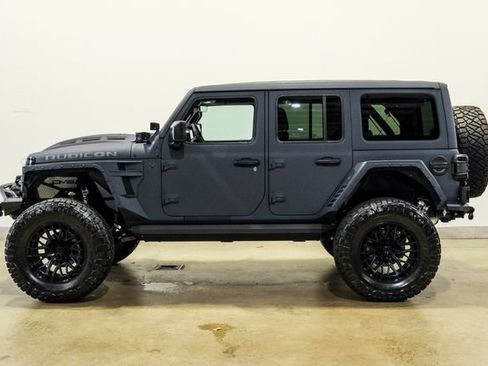 Used 2024 Jeep Wrangler Unlimited Rubicon w/ Technology Group AWD/4WD image 8