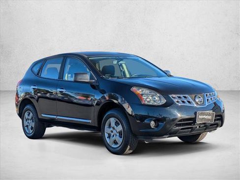 Used 2015 Nissan Rogue S image 3