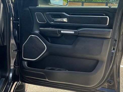 Used 2019 RAM 1500 Laramie AWD/4WD image 19