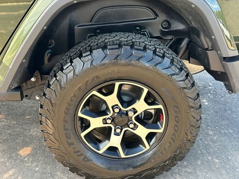 Used 2023 Jeep Wrangler Unlimited Rubicon w/ Cold Weather Group image 19