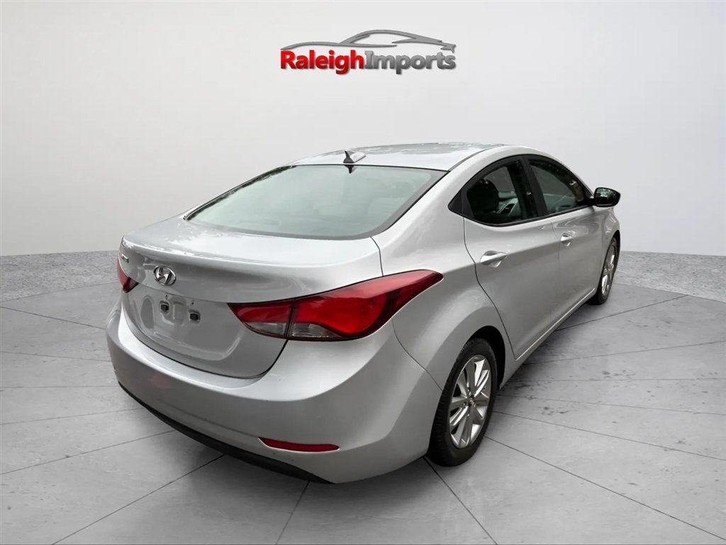 Used 2016 Hyundai Elantra SE w/ Option Group 02 FWD image 7