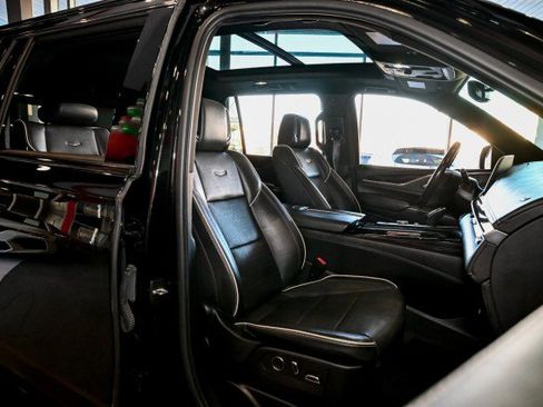 Used 2022 Cadillac Escalade ESV Sport image 31