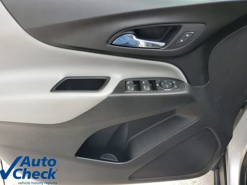 Used 2020 Chevrolet Equinox LS FWD image 18