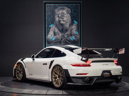 Used 2018 Porsche 911 GT2 RS RWD image 5