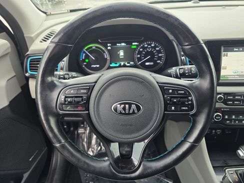 Used 2018 Kia Niro EX Premium image 19