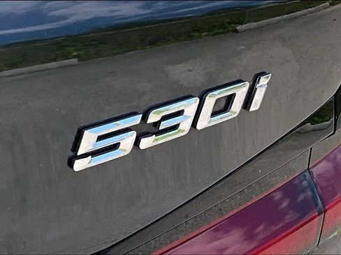 Used 2021 BMW 530i RWD image 8