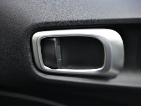 Certified 2025 Hyundai Venue SEL FWD image 14