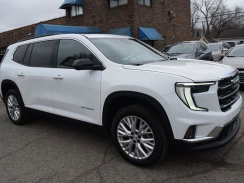 Used 2025 GMC Acadia Elevation w/ Elevation Premium Package image 4