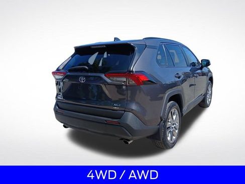 Used 2022 Toyota RAV4 XLE Premium AWD/4WD image 9