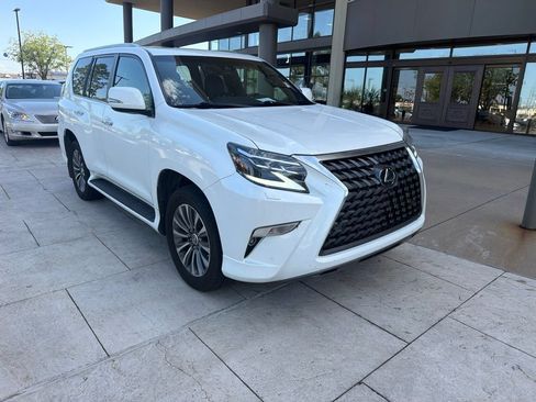 Used 2020 Lexus GX 460 Luxury w/ Accessory Package AWD/4WD image 2