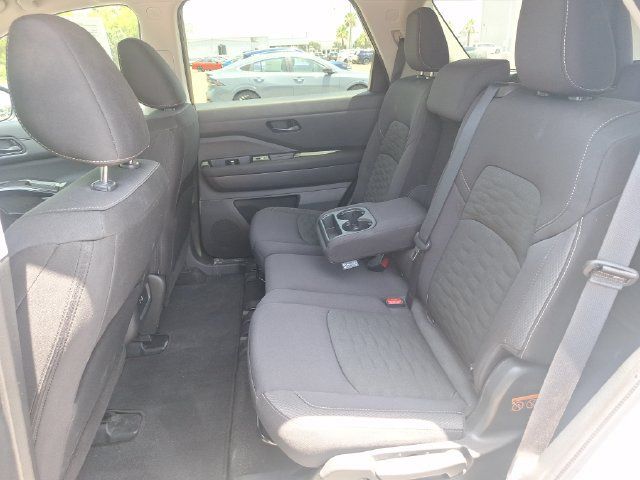 Certified 2025 Nissan Pathfinder SV FWD image 22
