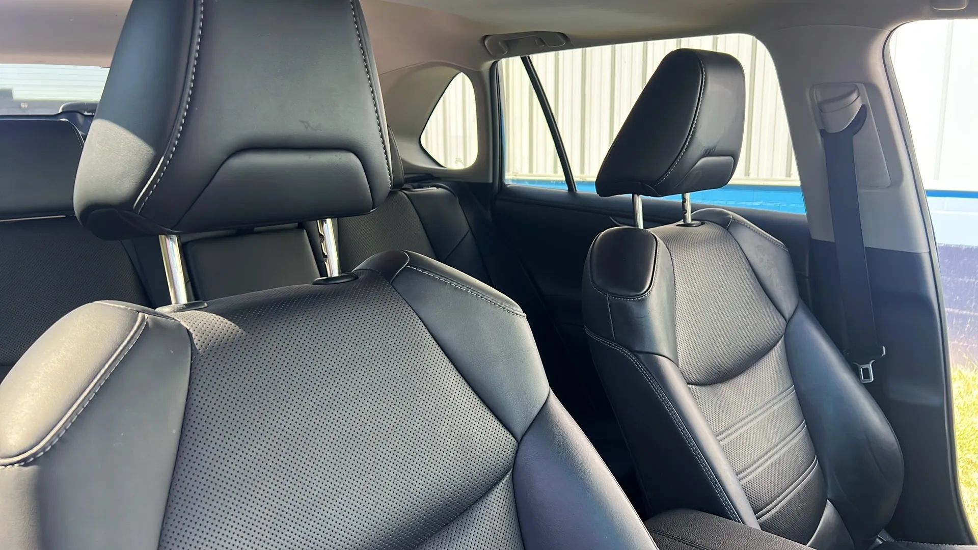 Used 2019 Toyota RAV4 Limited w/ Advanced Technology Package AWD/4WD image 25