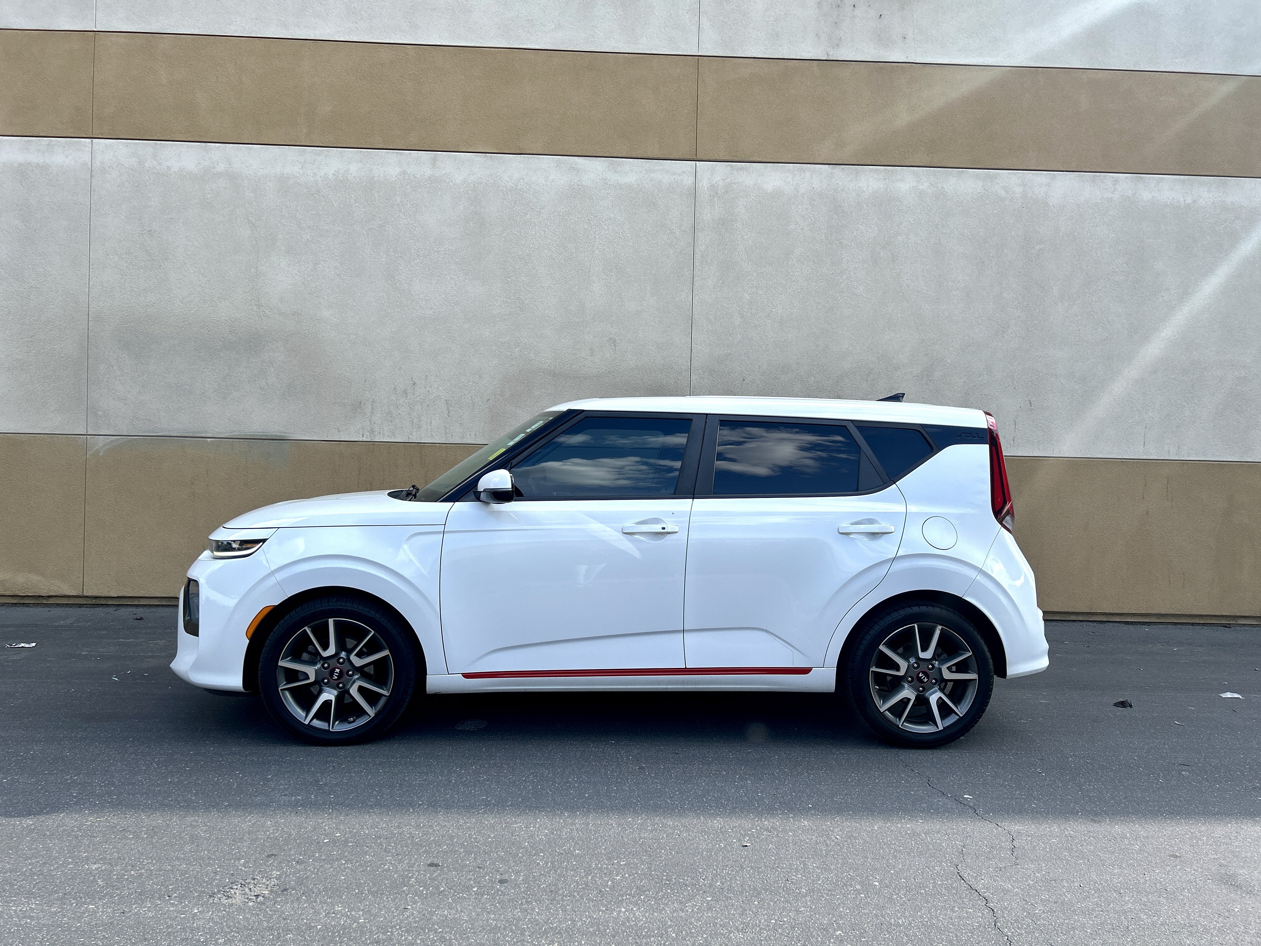 Used 2020 Kia Soul GT-Line Turbo FWD image 5
