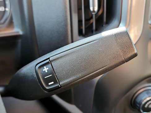 Used 2020 Chevrolet Silverado 1500 Custom w/ Custom Value Package image 14