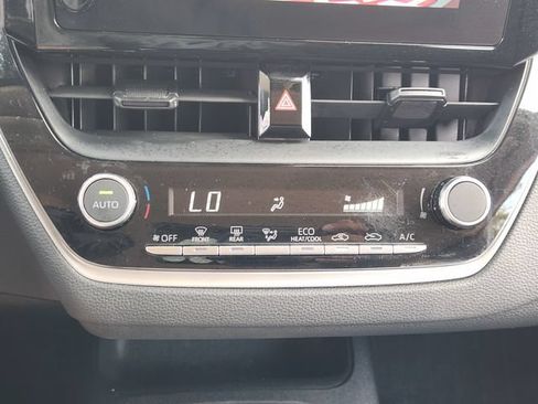 Used 2024 Toyota Corolla LE FWD image 14